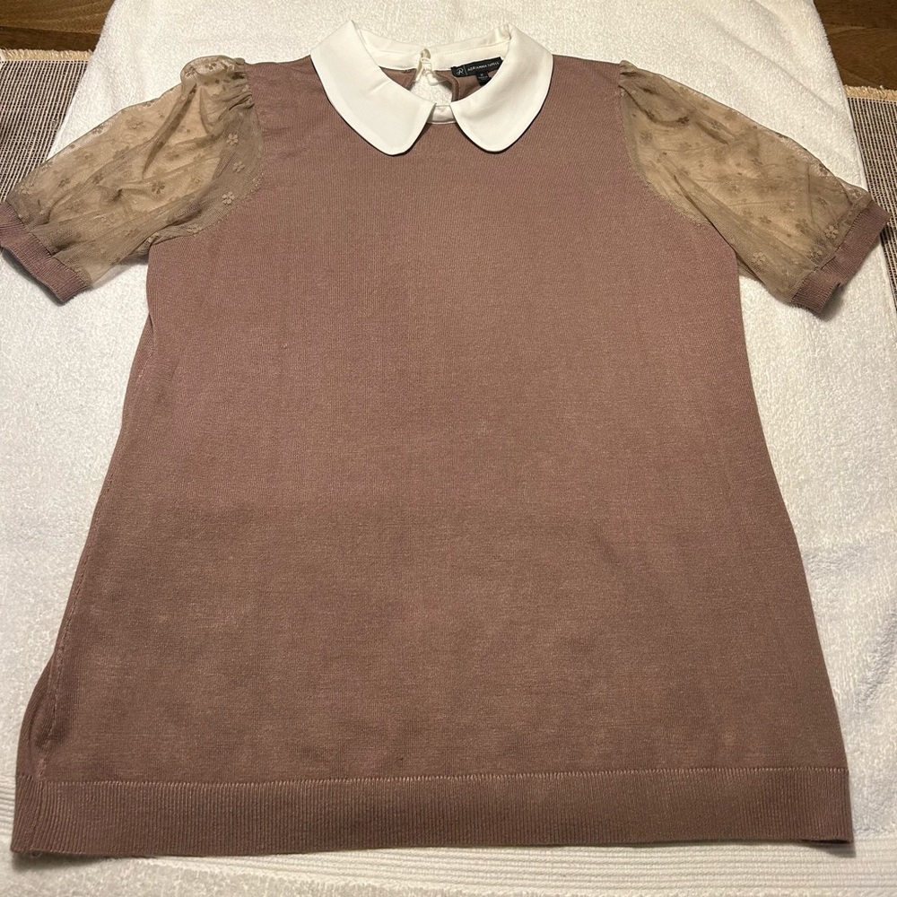Adrianna Papell short-sleeved, Peter Pan collared sweater - medium.